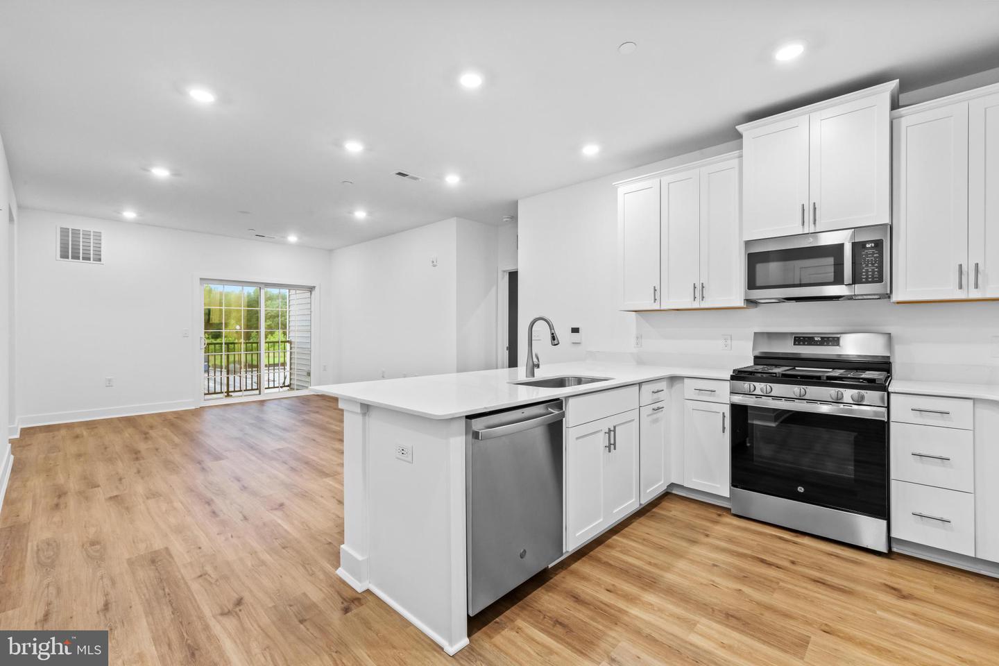 28311 Radford