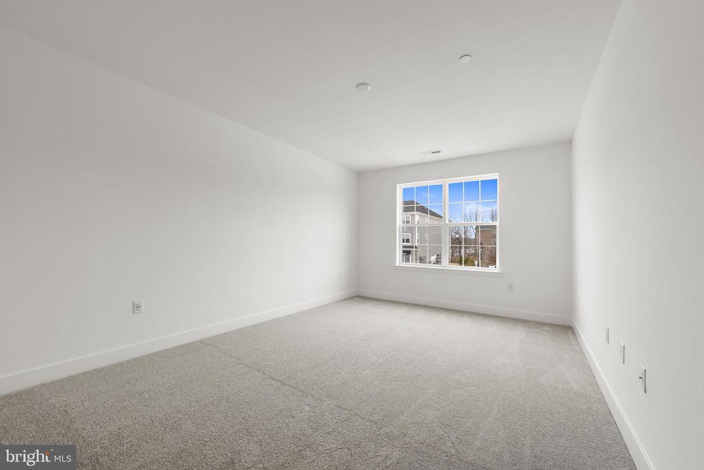 27205 RADFORD