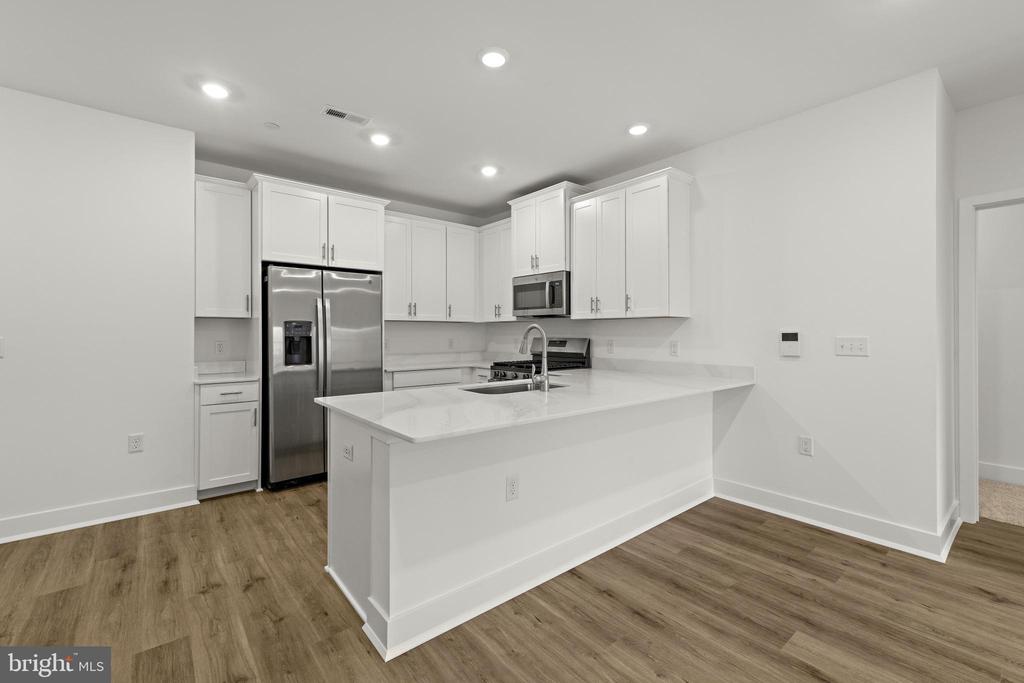 27205 RADFORD
