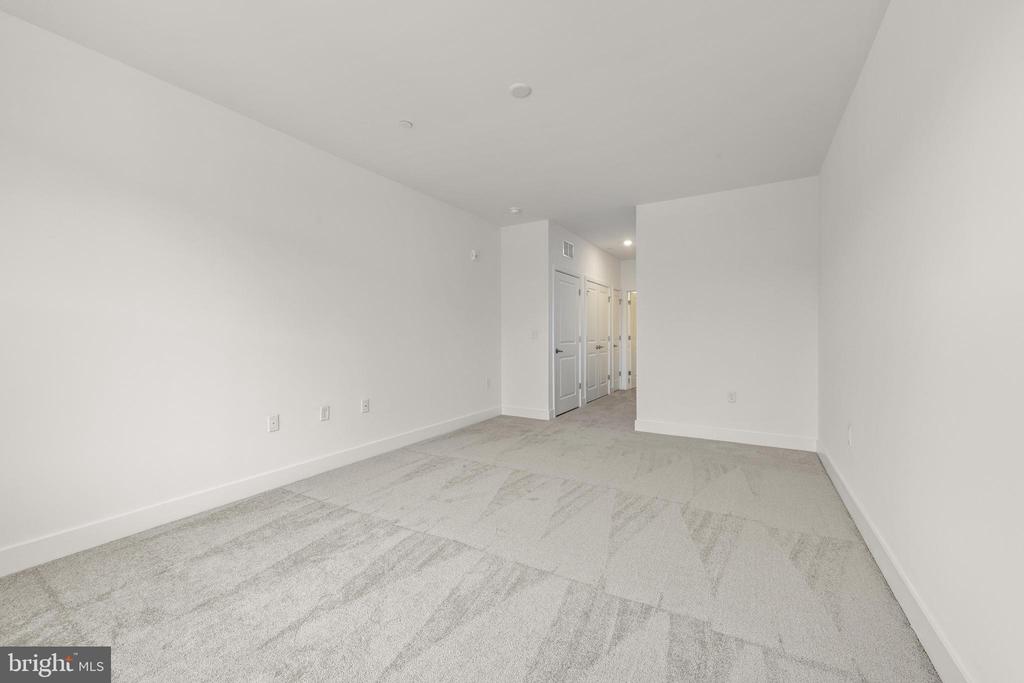 27205 RADFORD