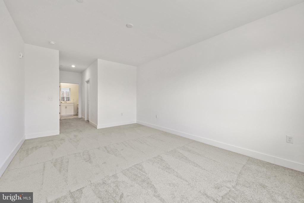 27205 RADFORD