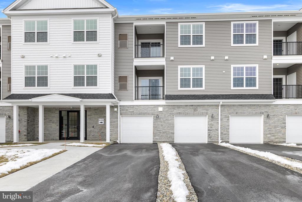 27205 RADFORD