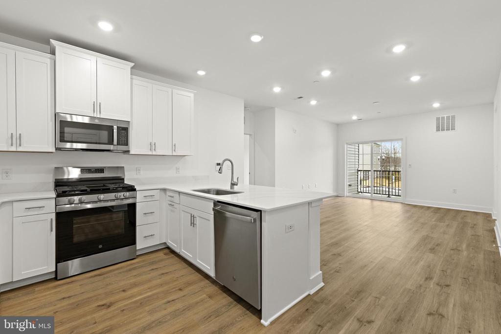 27205 RADFORD