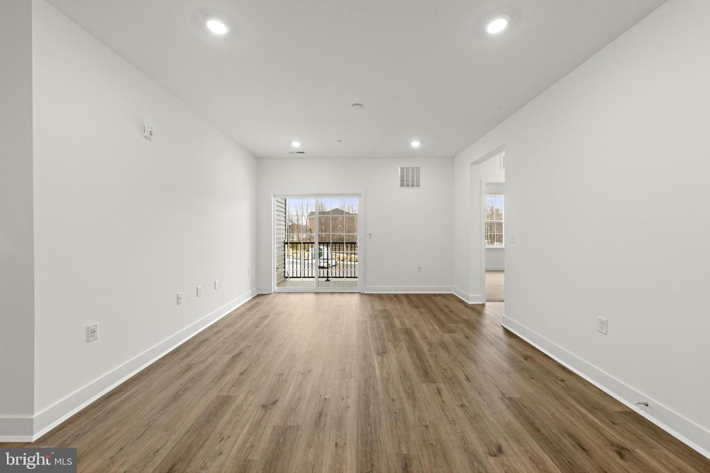 27205 RADFORD