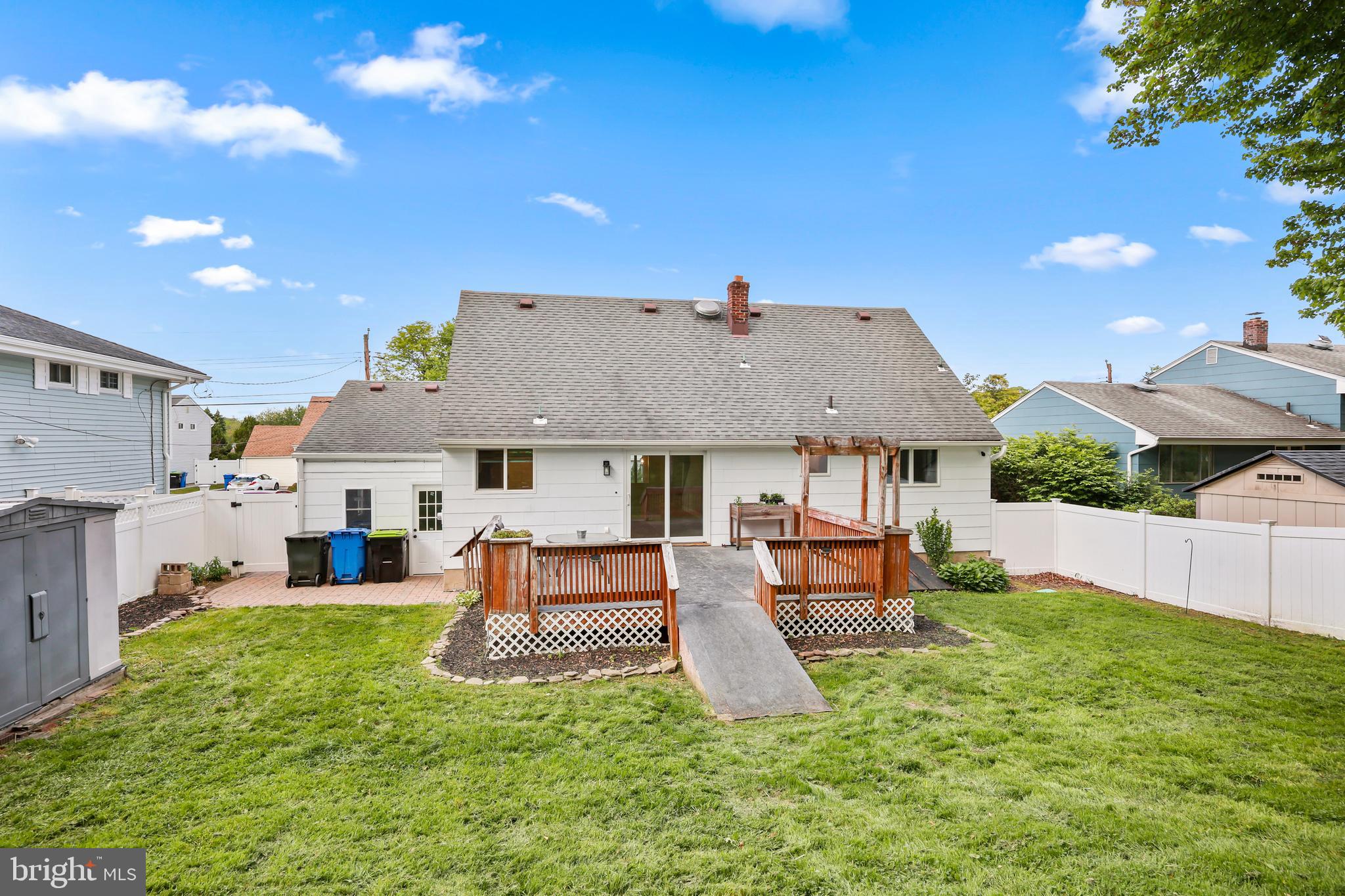 16 VENUS ROAD