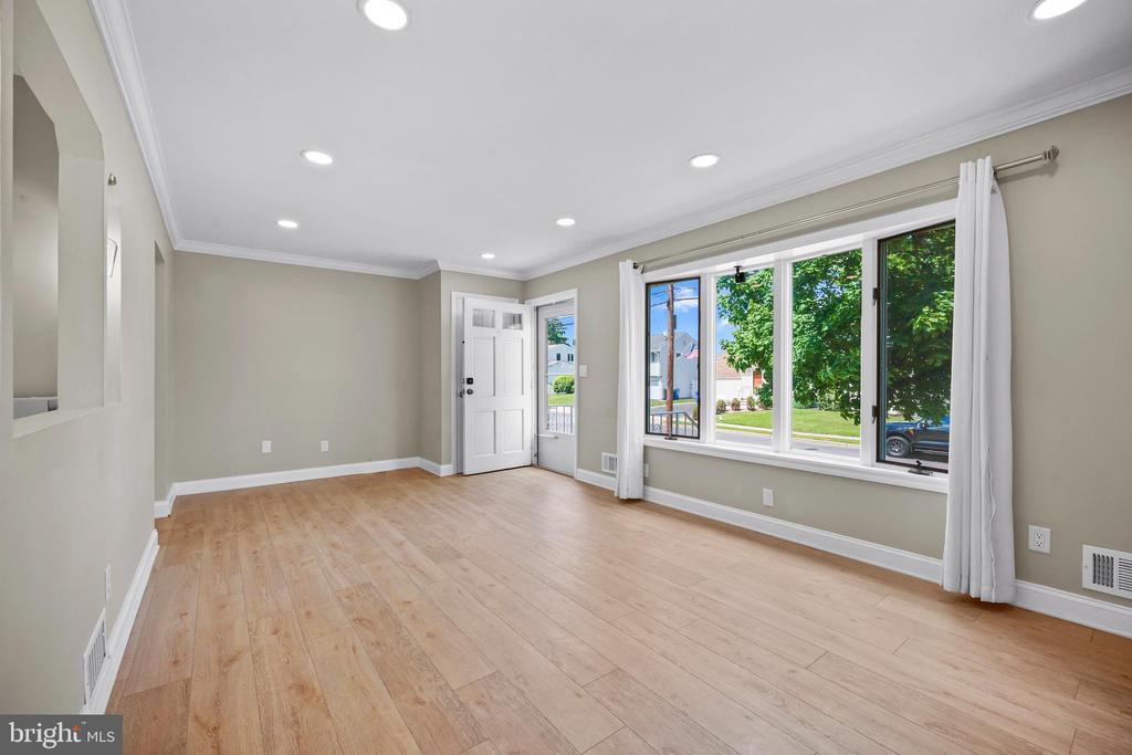 16 VENUS ROAD