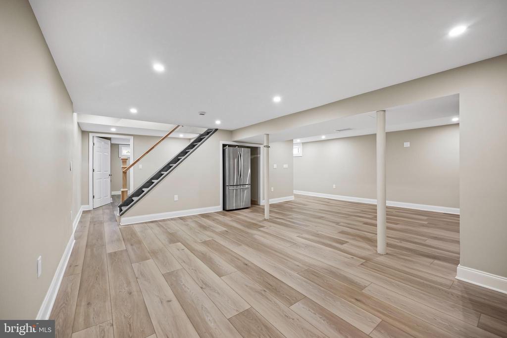 16 VENUS ROAD