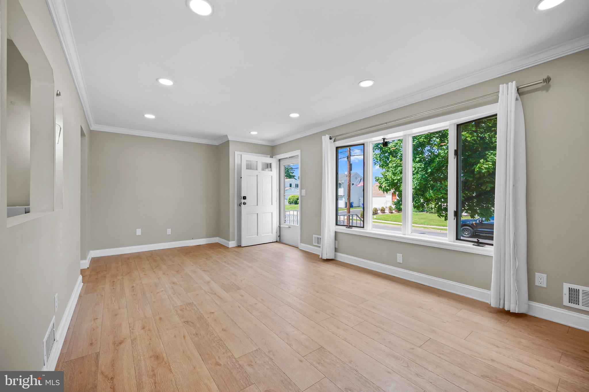16 VENUS ROAD