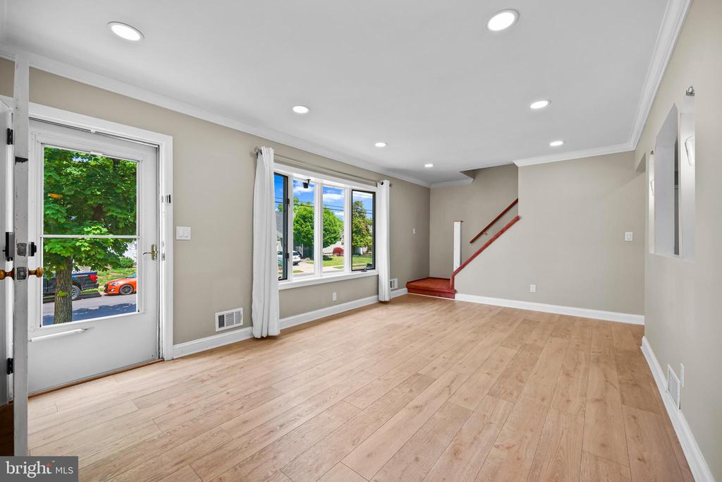 16 VENUS ROAD