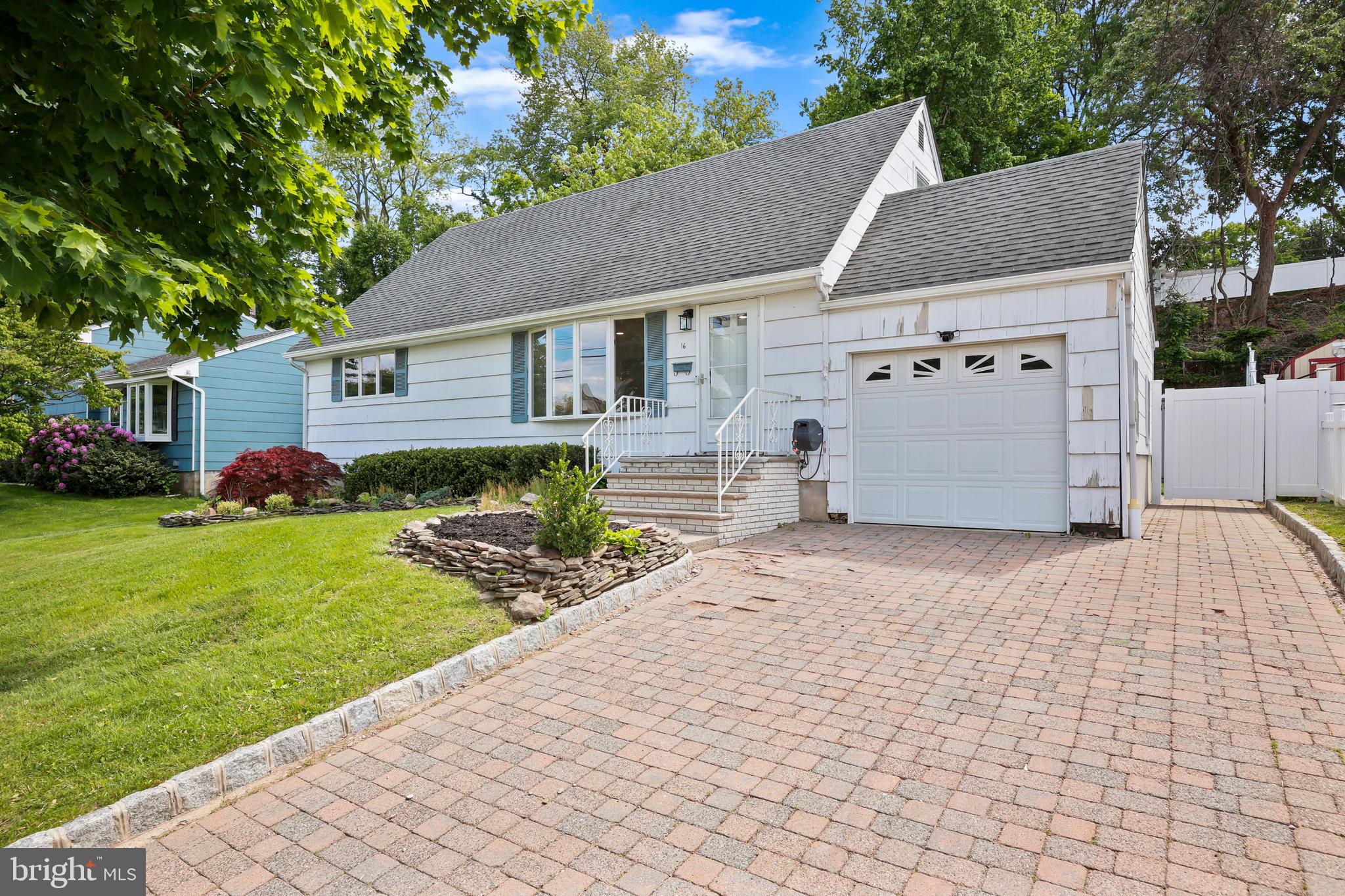 16 VENUS ROAD