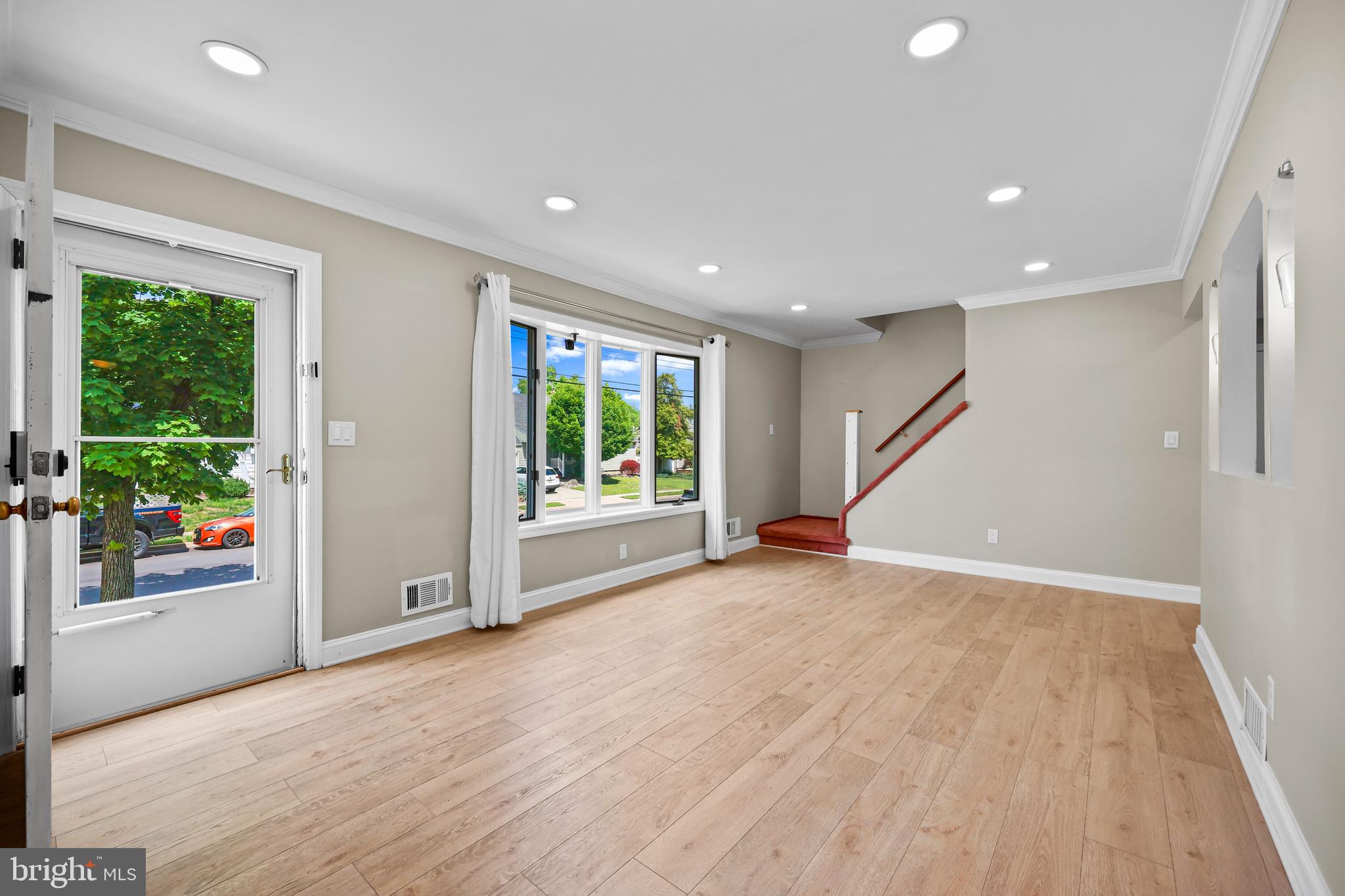 16 VENUS ROAD