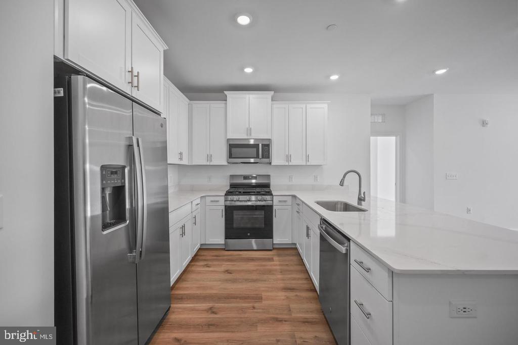 29305 RADFORD