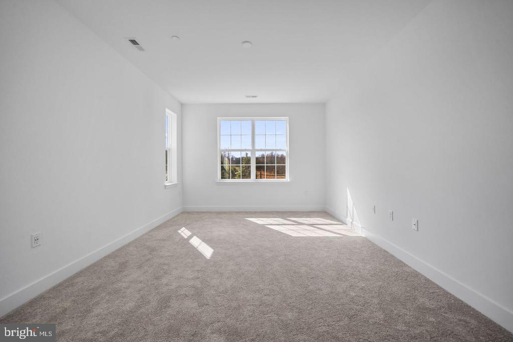 29305 RADFORD