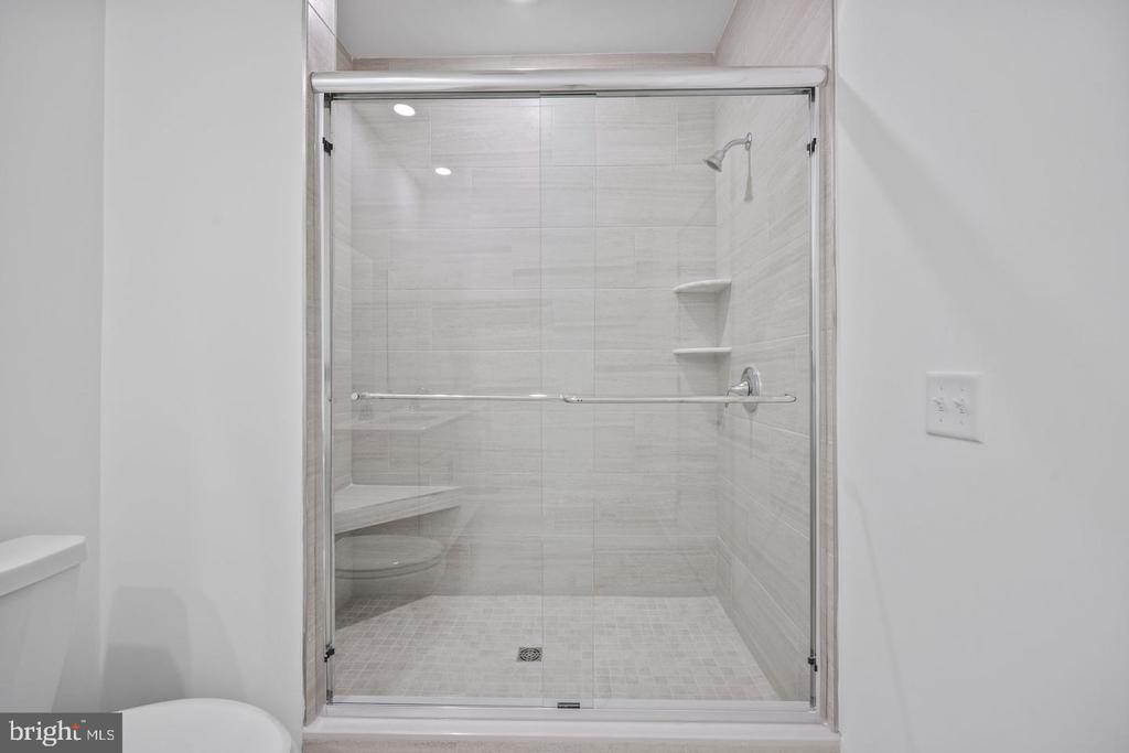 29305 RADFORD
