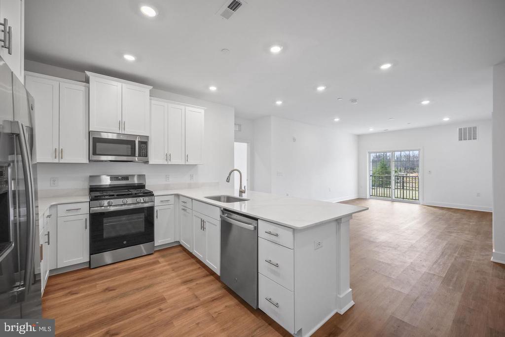 29305 RADFORD