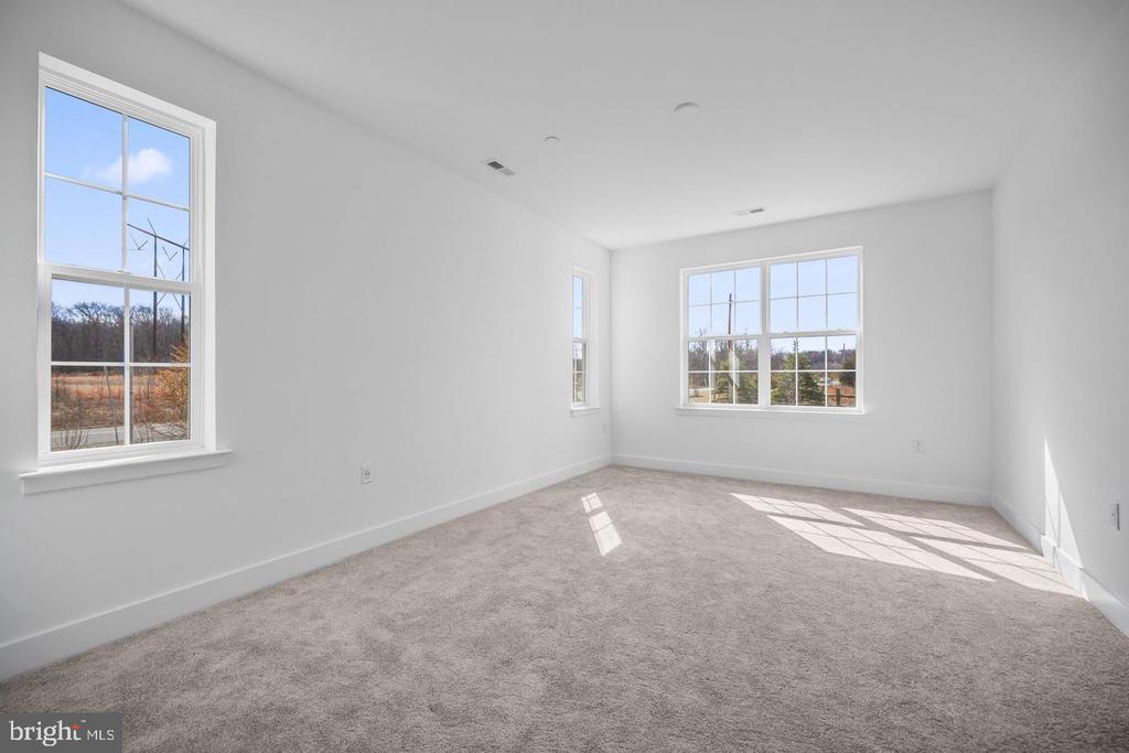 29305 RADFORD