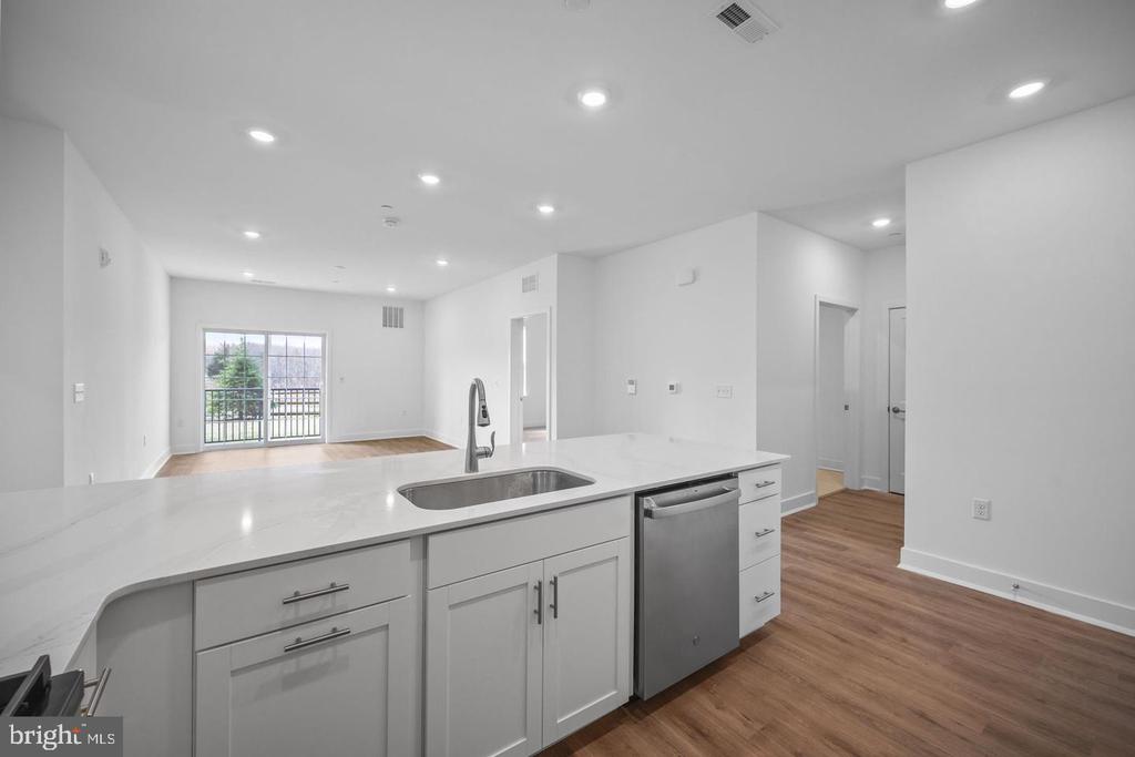29305 RADFORD