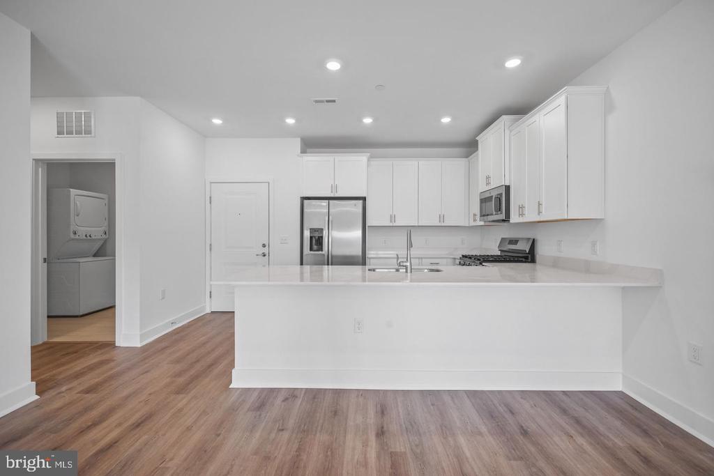 29305 RADFORD