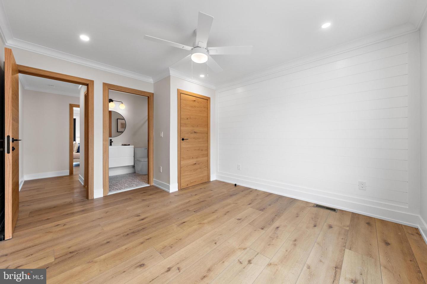 1166 Jennifer Ln