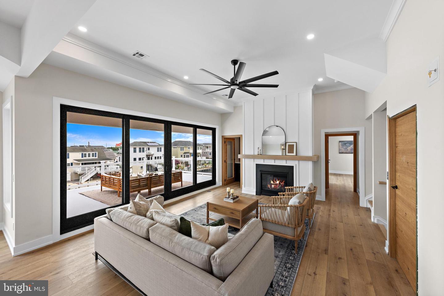 1166 Jennifer Ln