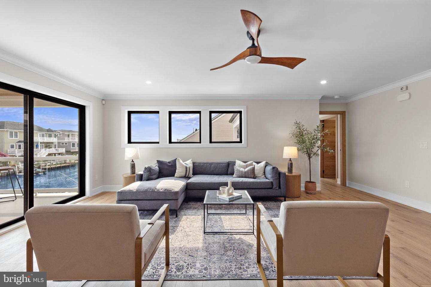 1166 Jennifer Ln