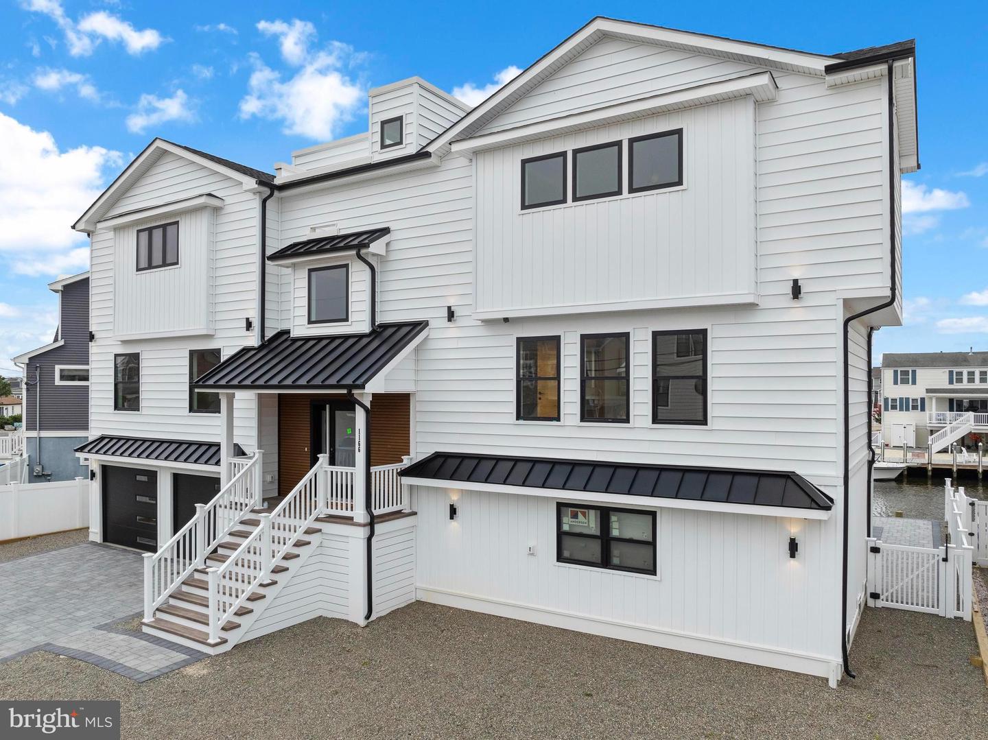 1166 Jennifer Ln
