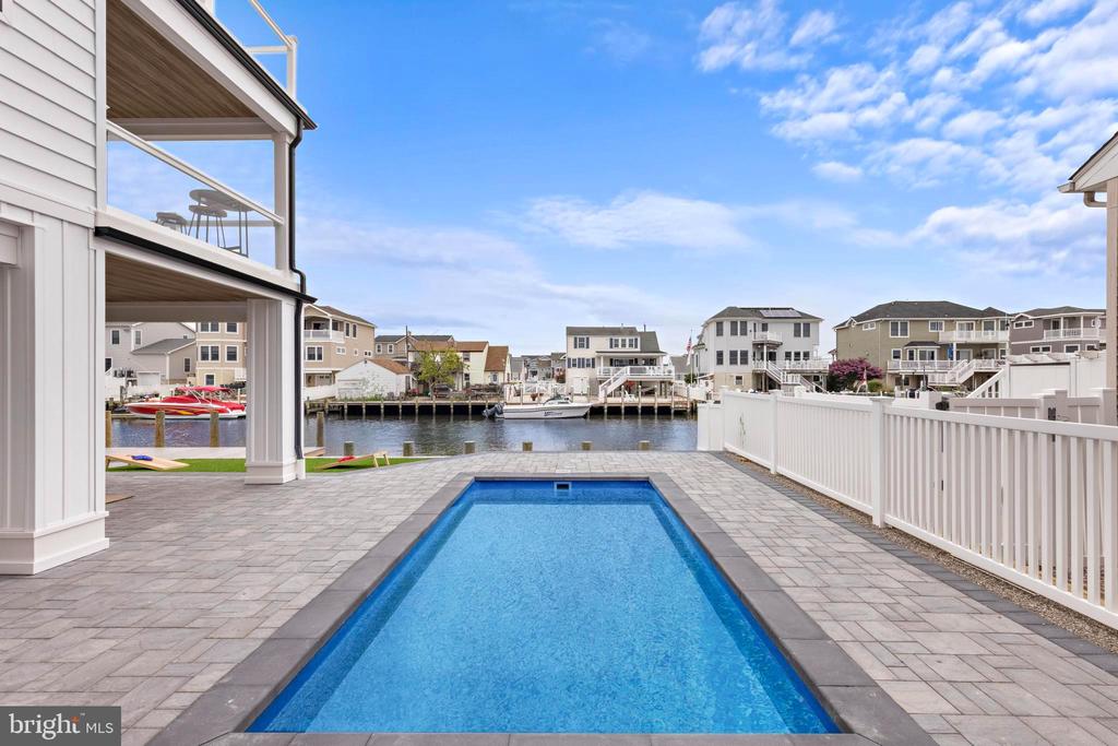 1166 Jennifer Ln