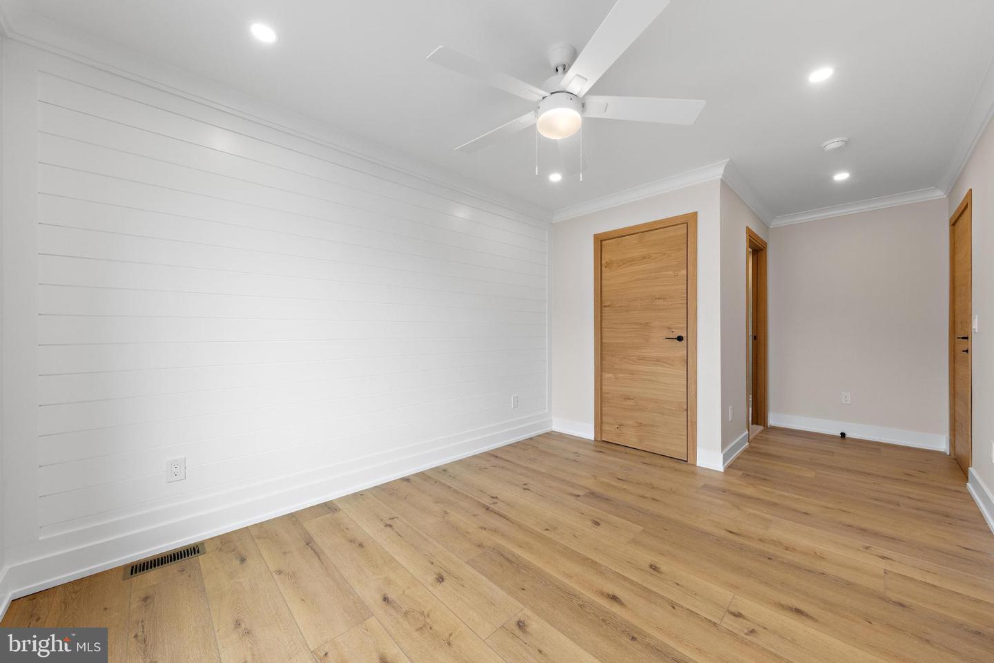 1166 Jennifer Ln