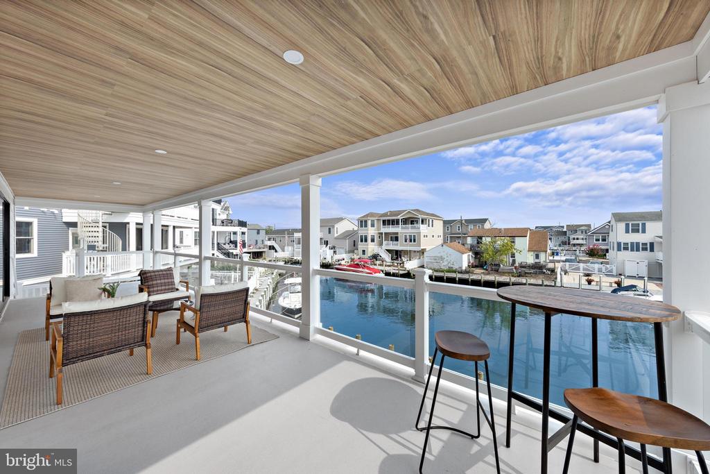 1166 Jennifer Ln