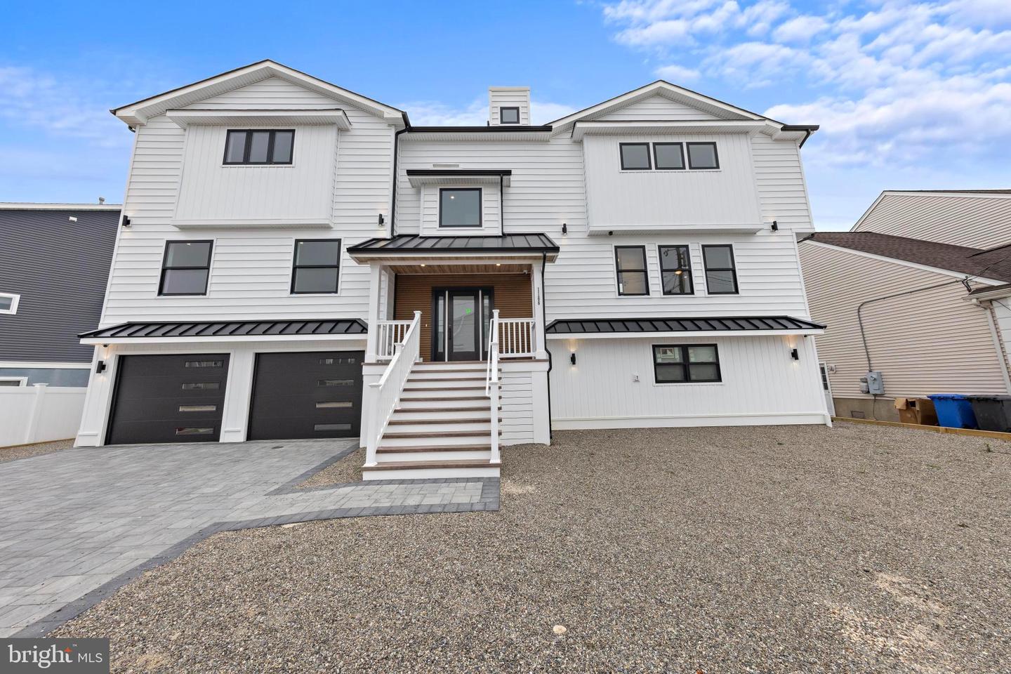 1166 Jennifer Ln