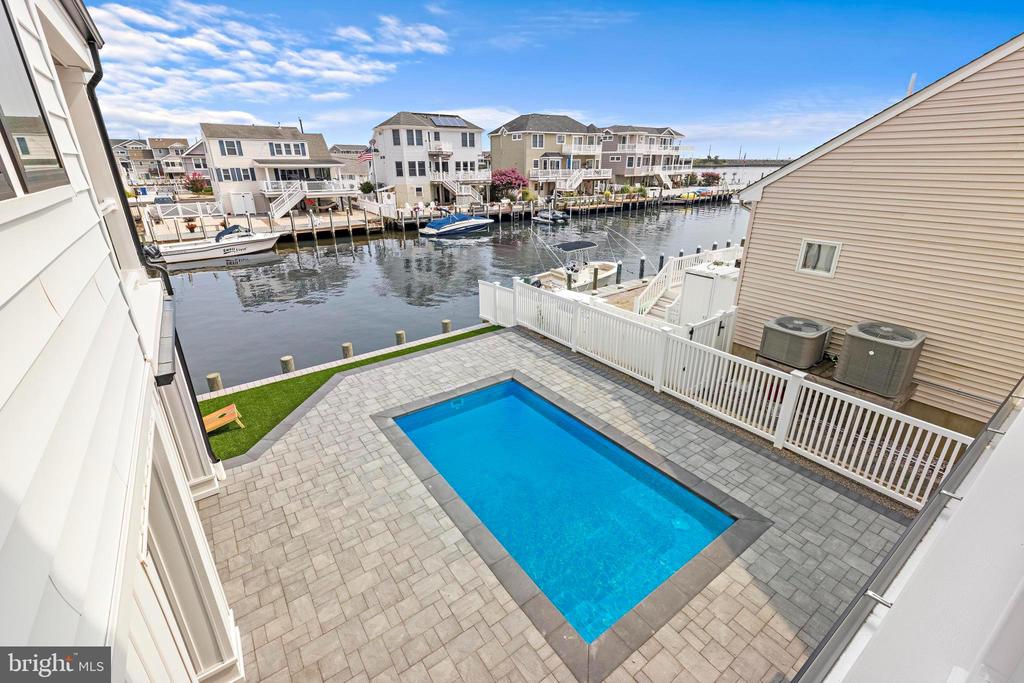 1166 Jennifer Ln