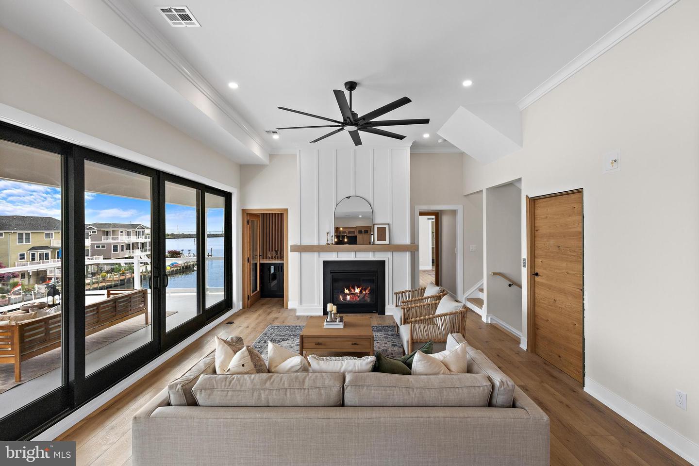 1166 Jennifer Ln