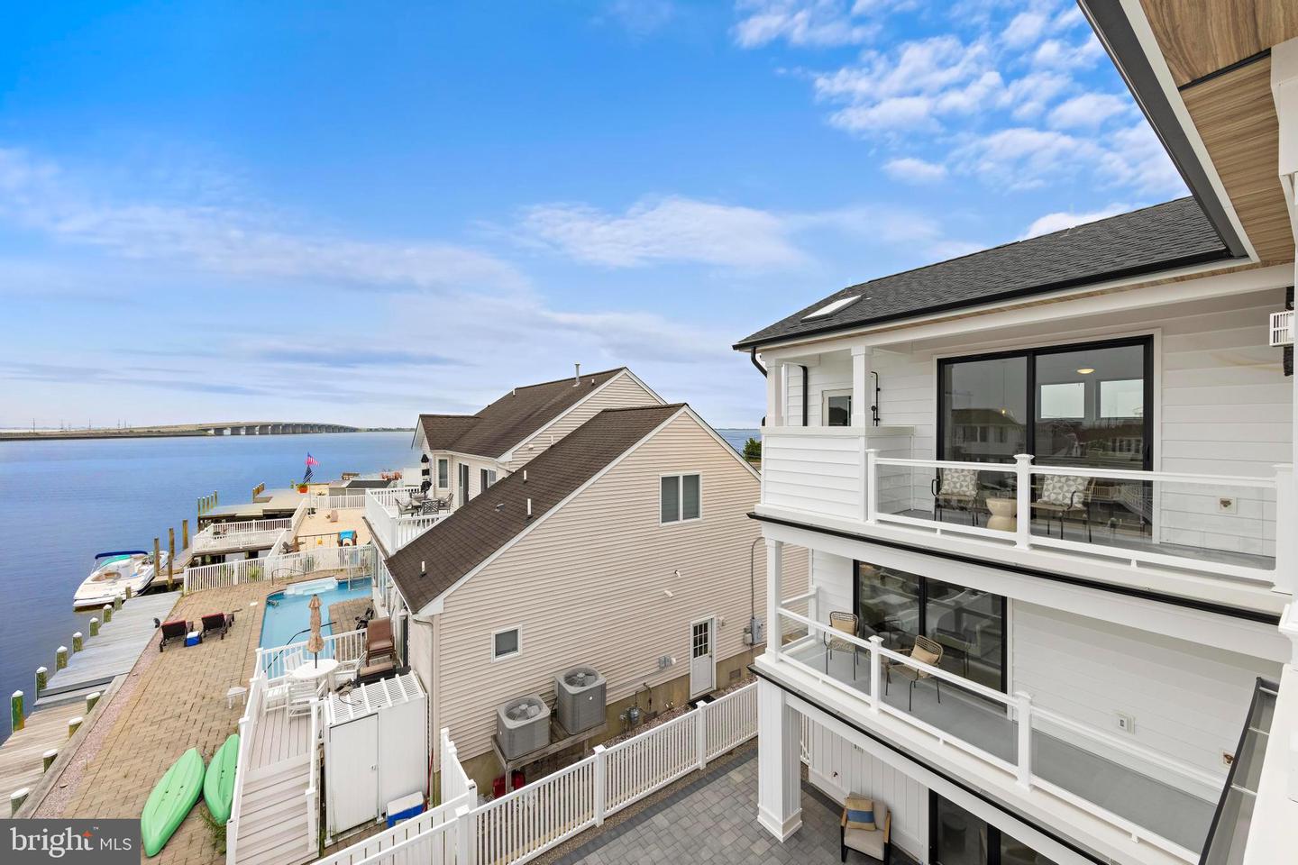 1166 Jennifer Ln