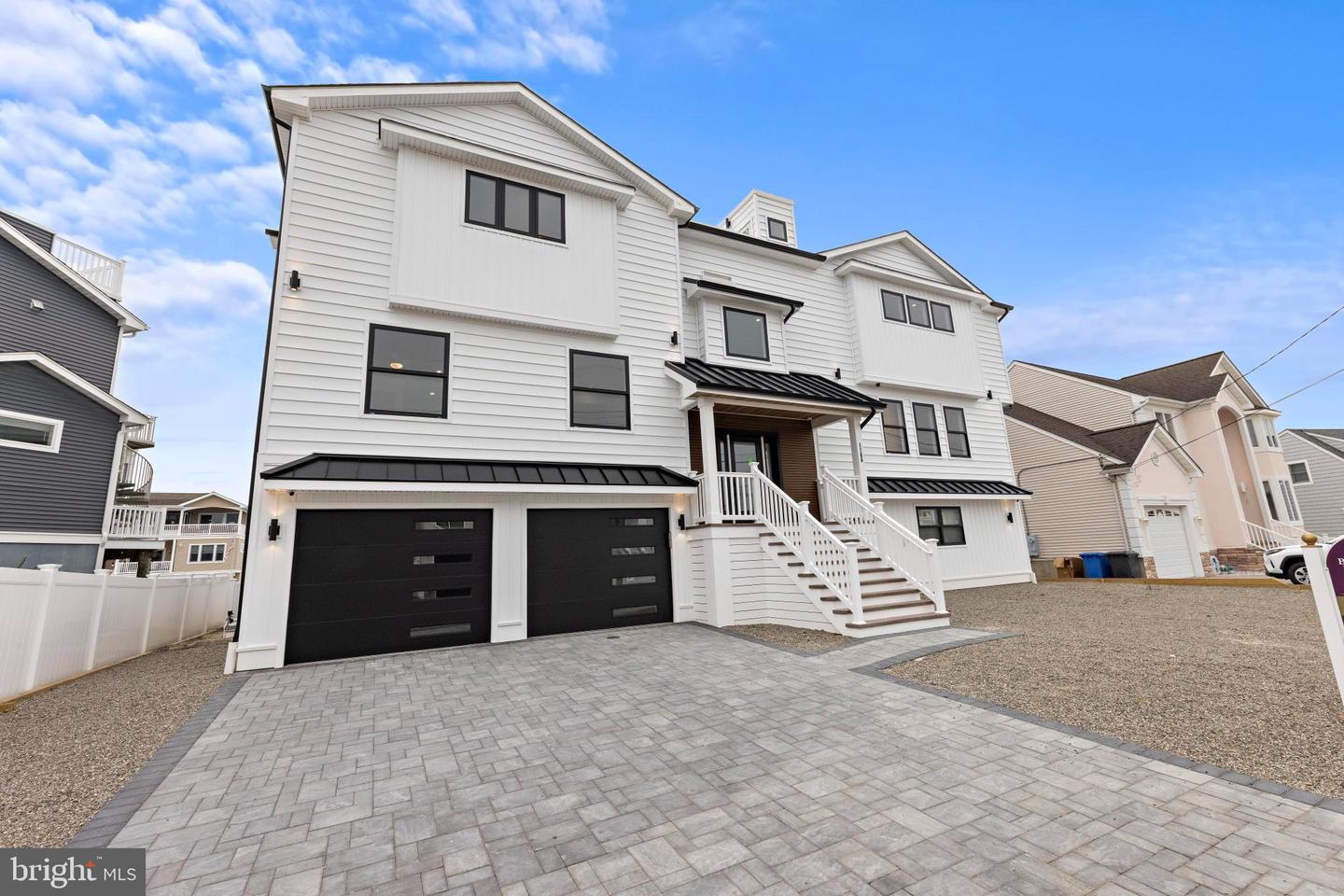 1166 Jennifer Ln