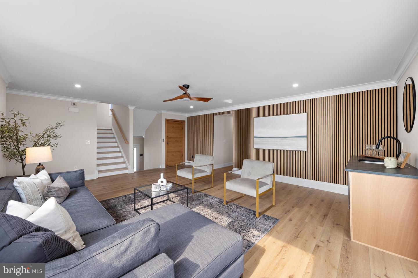 1166 Jennifer Ln
