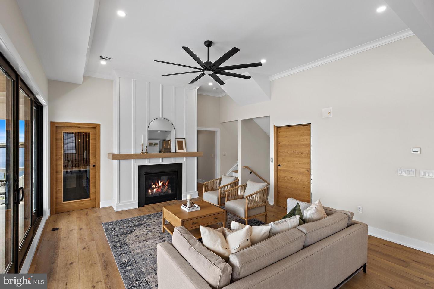 1166 Jennifer Ln