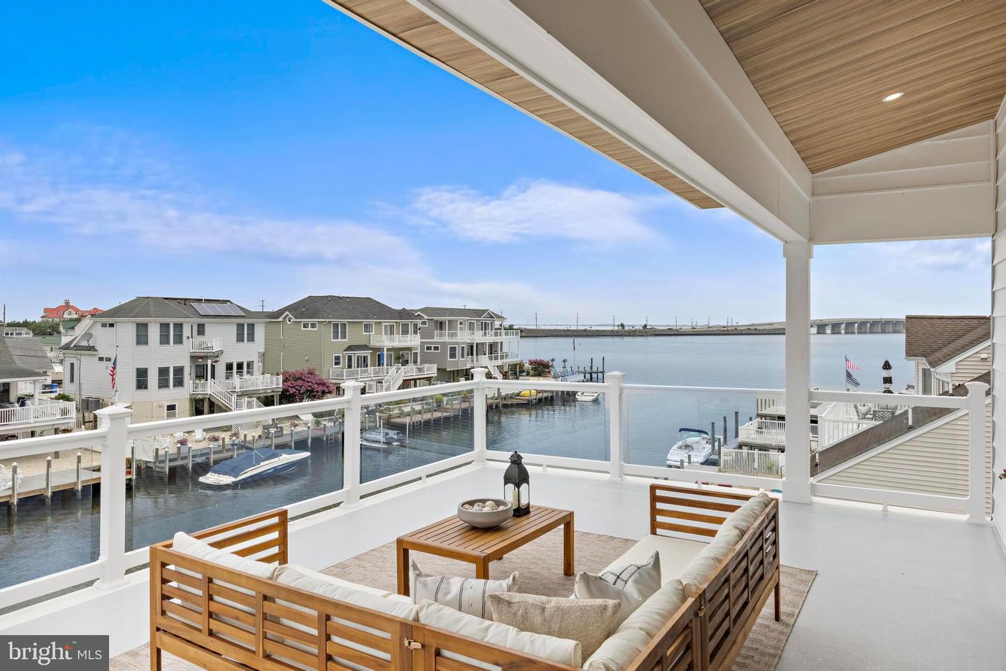 1166 Jennifer Ln