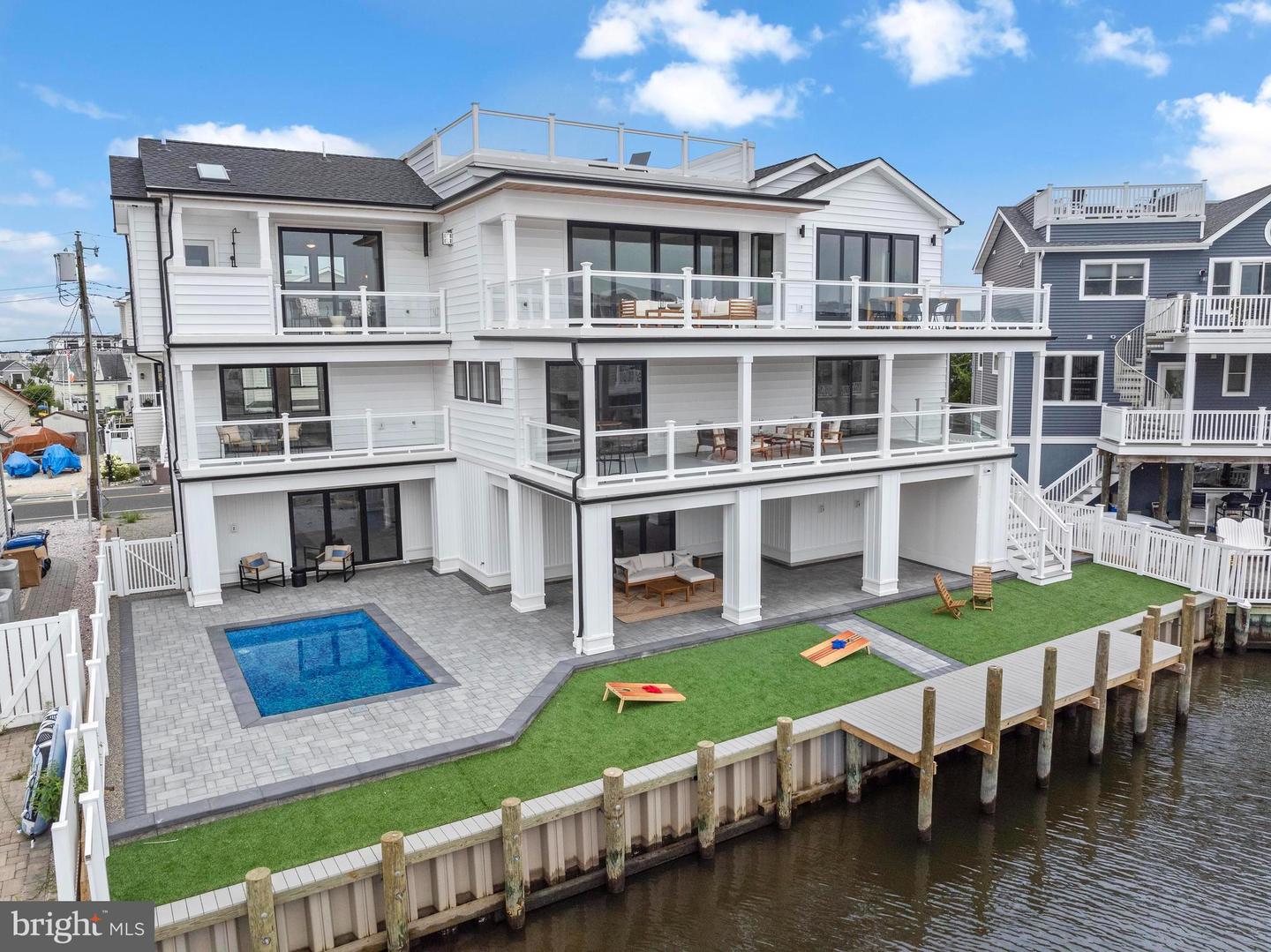 1166 Jennifer Ln
