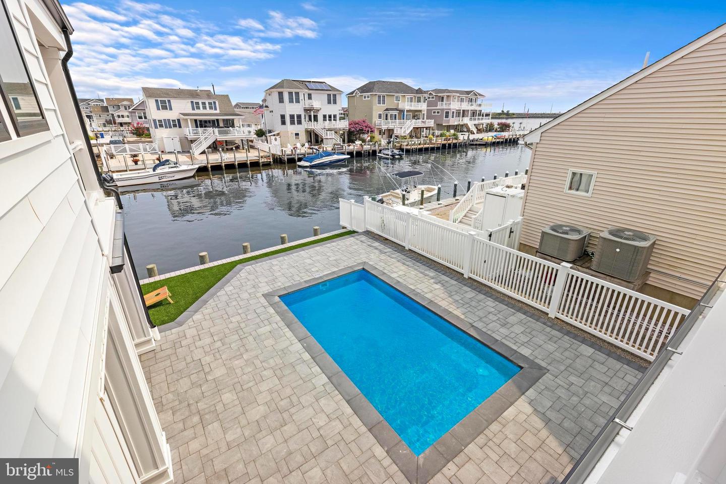 1166 Jennifer Ln