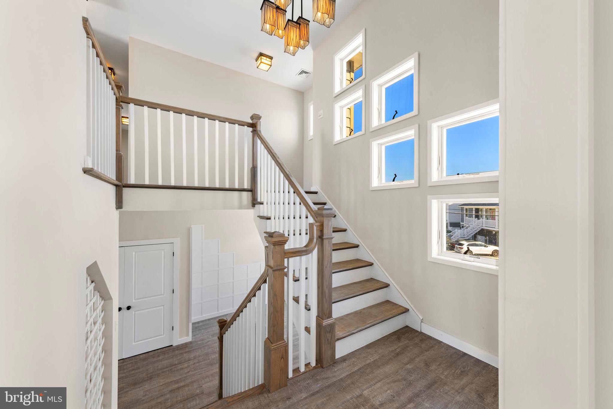 1169 Jennifer Ln