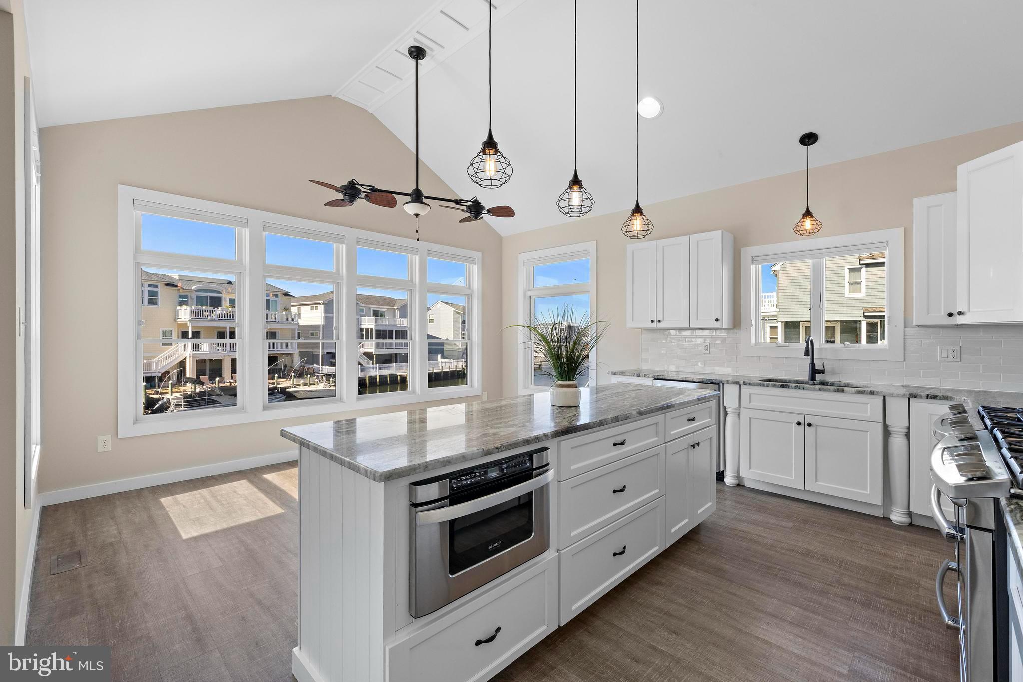 1169 Jennifer Ln
