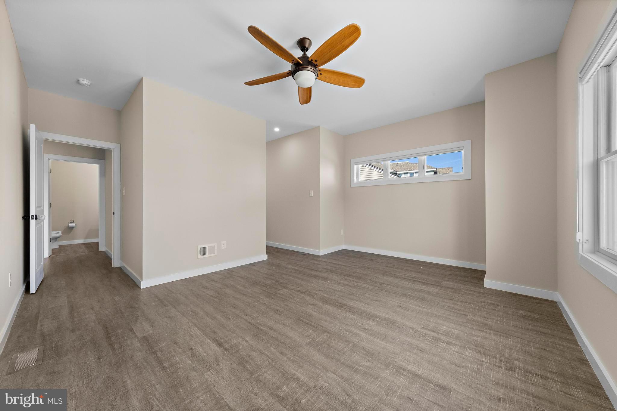 1169 Jennifer Ln