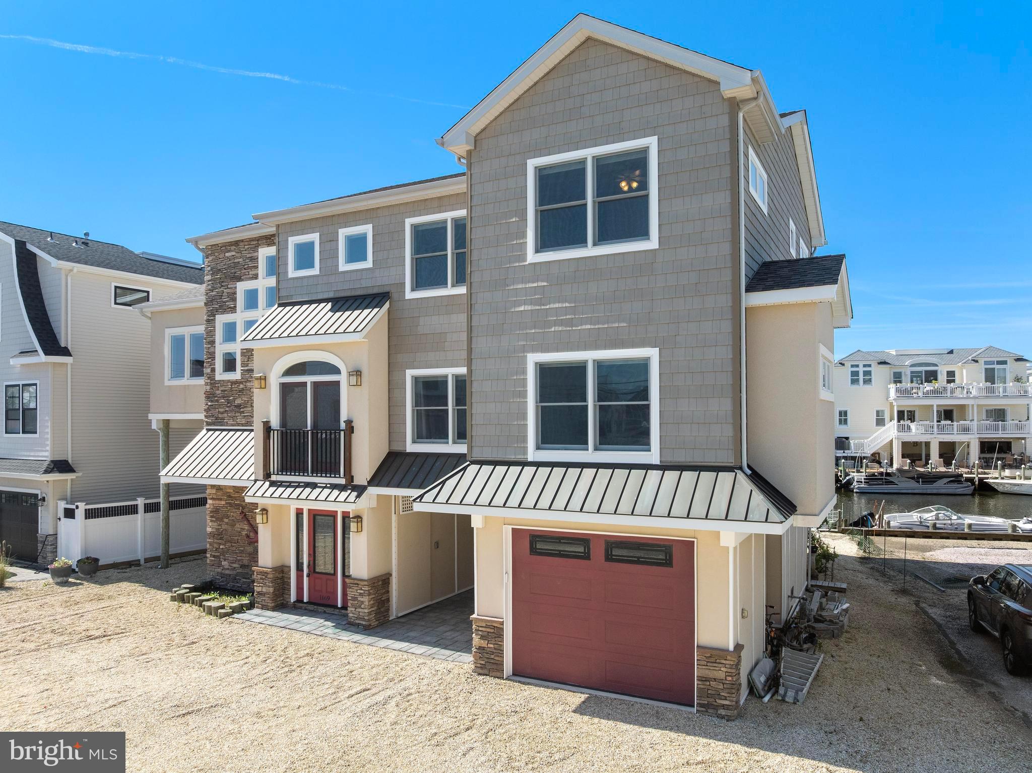 1169 Jennifer Ln