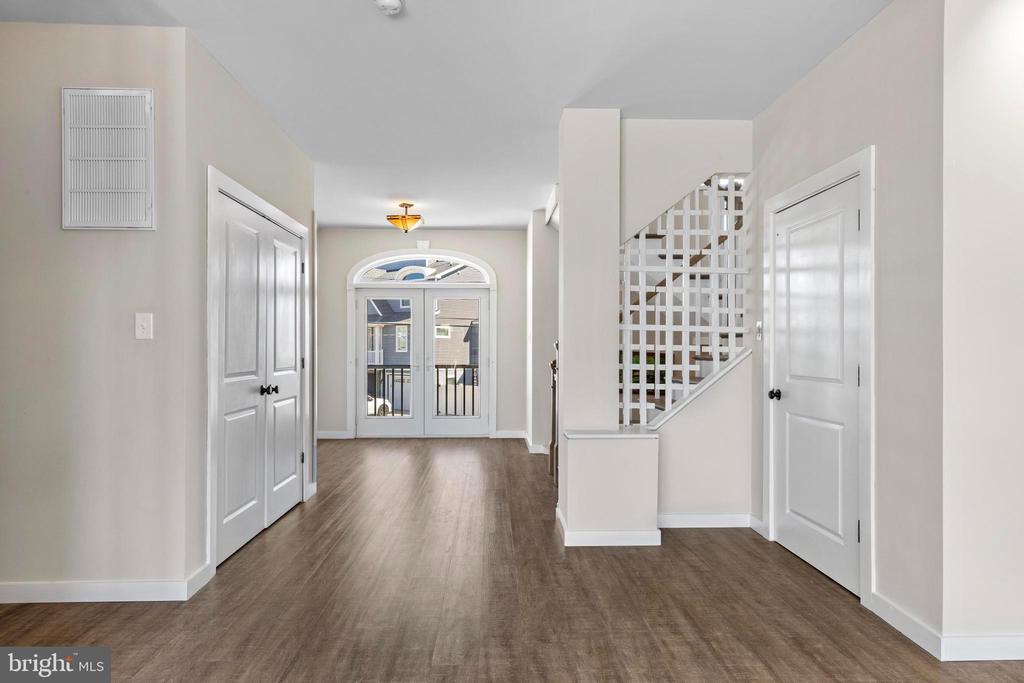 1169 Jennifer Ln