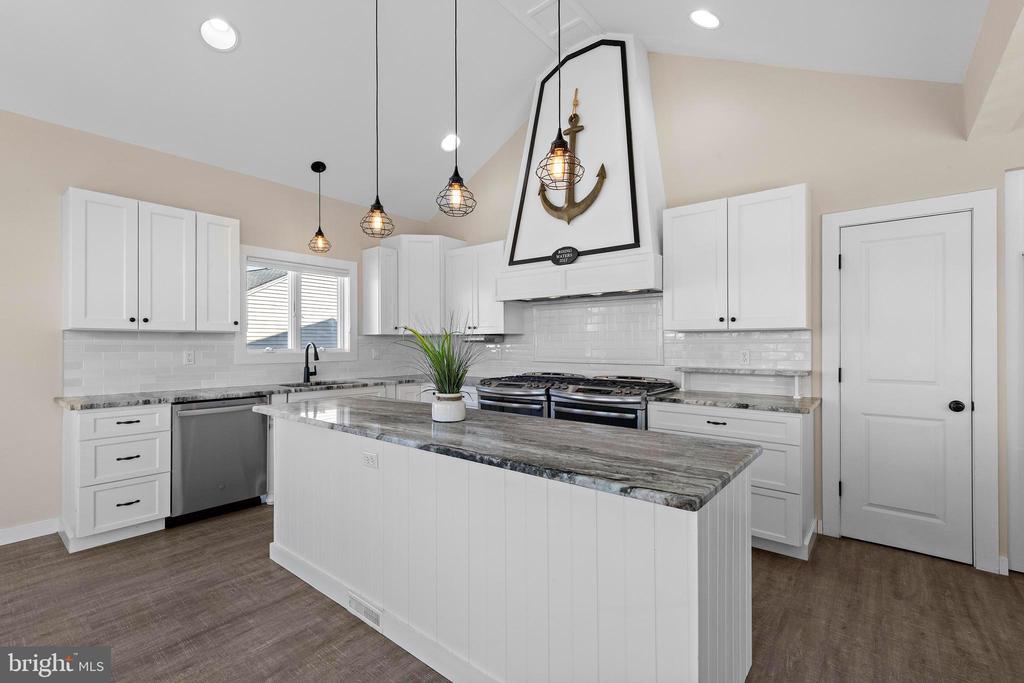 1169 Jennifer Ln
