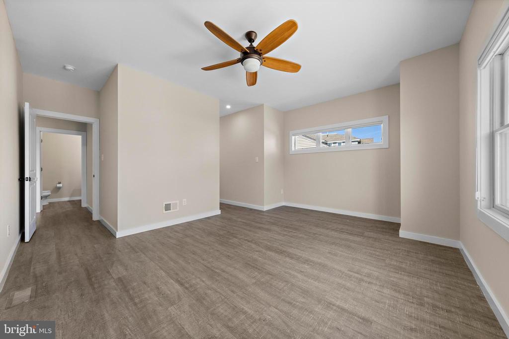 1169 Jennifer Ln