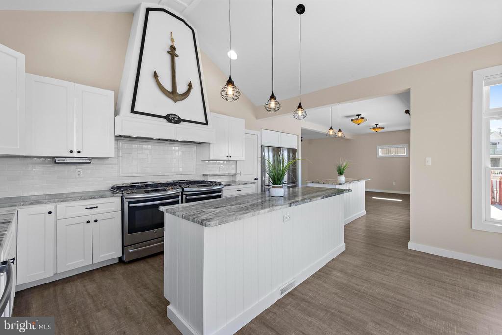 1169 Jennifer Ln