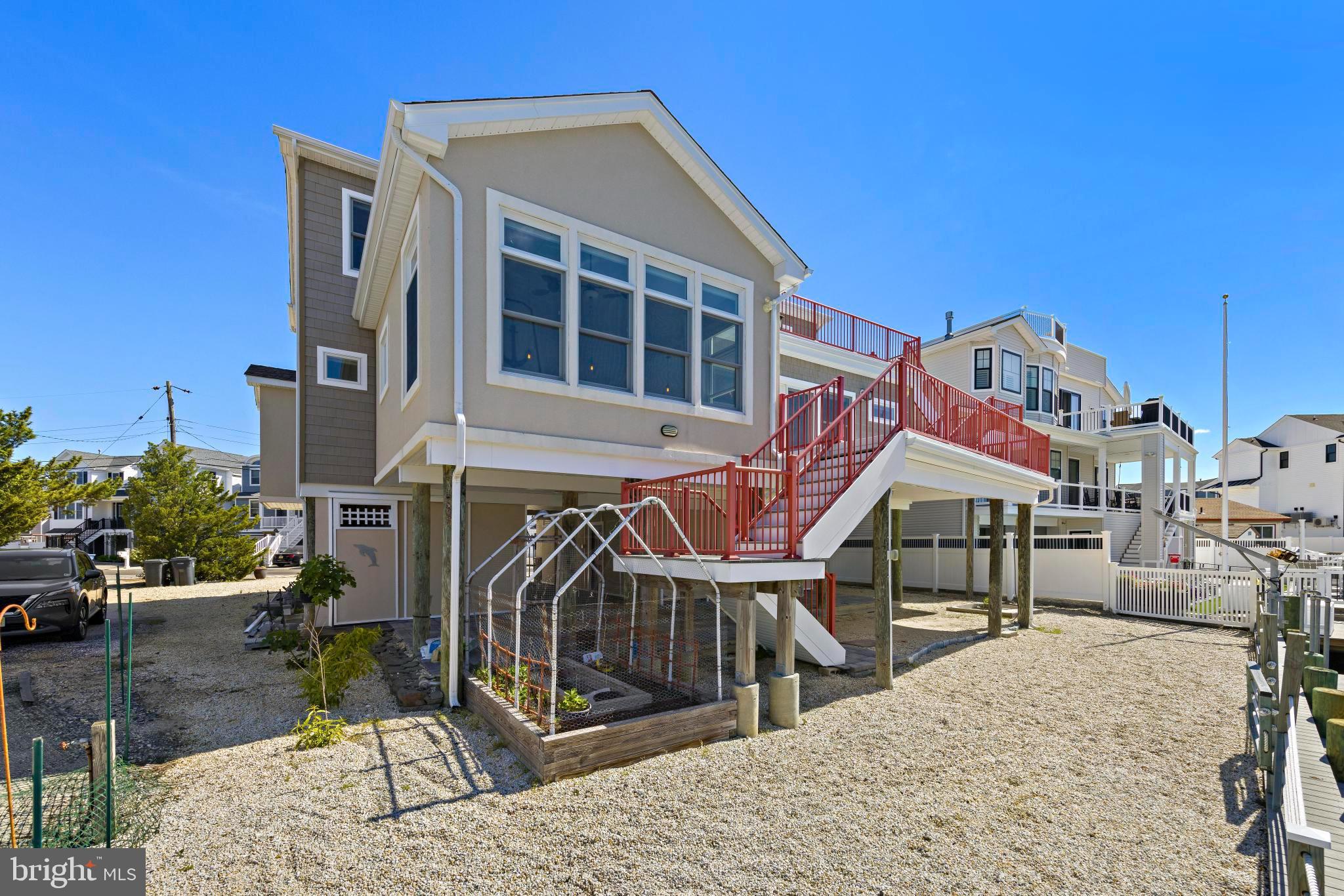 1169 Jennifer Ln