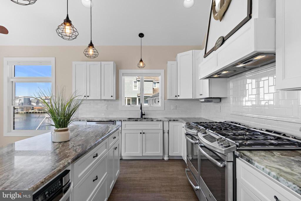 1169 Jennifer Ln