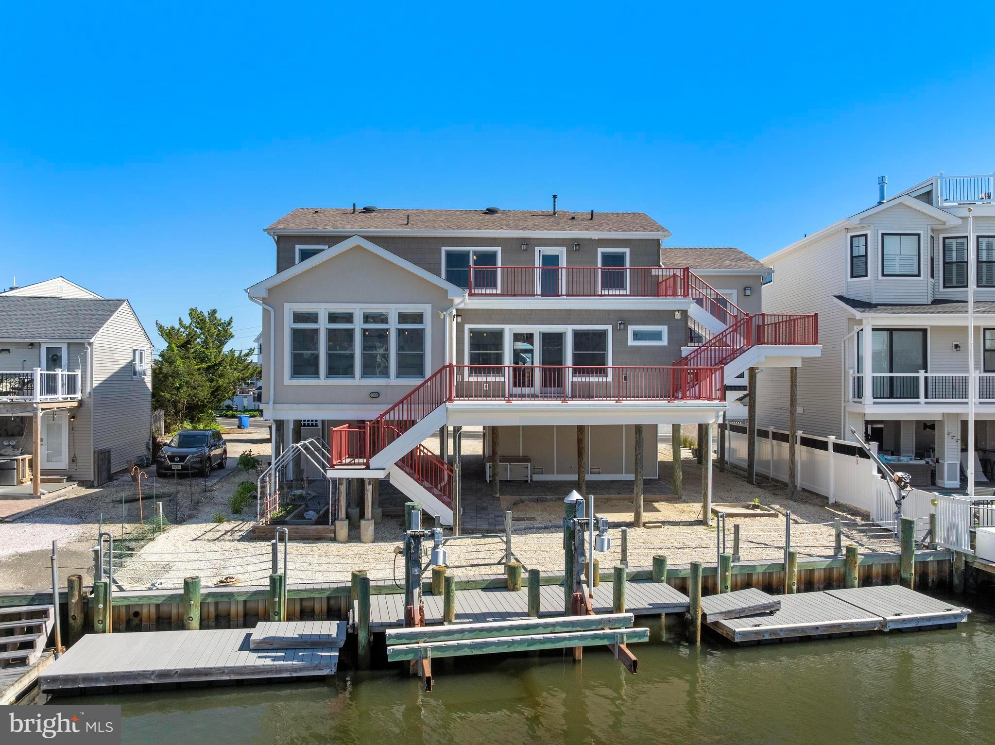 1169 Jennifer Ln
